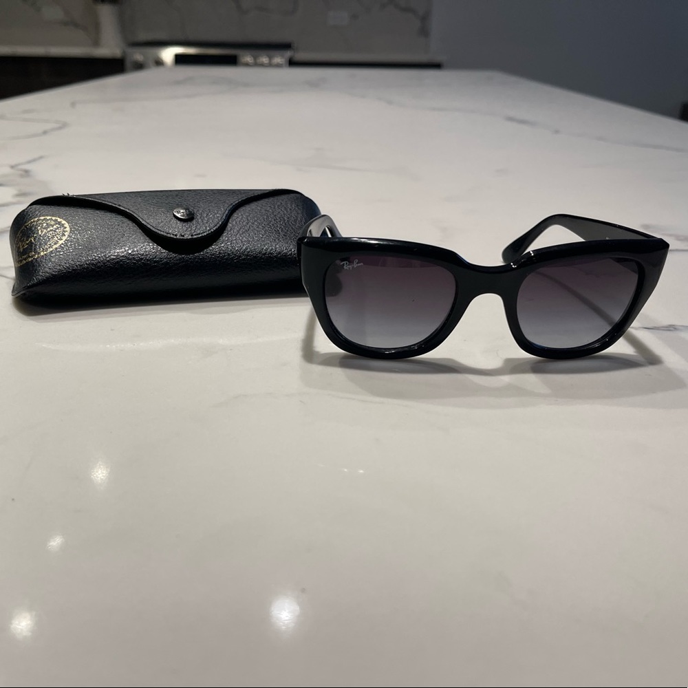 Black RayBans with Case